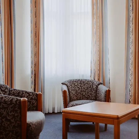 מלון Kaiserhof Victoria 4*