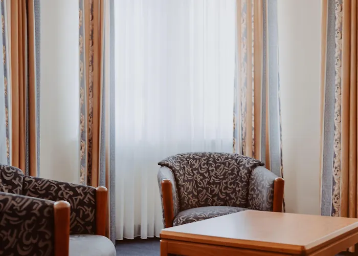 מלון Kaiserhof Victoria 4*