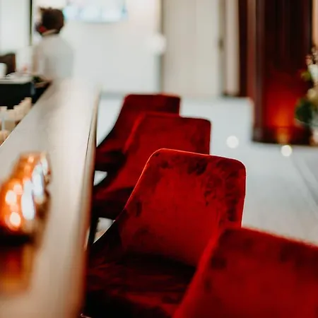 Kaiserhof Victoria Hotel 4*