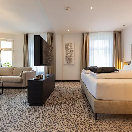 Kaiserhof Victoria Otel 4*