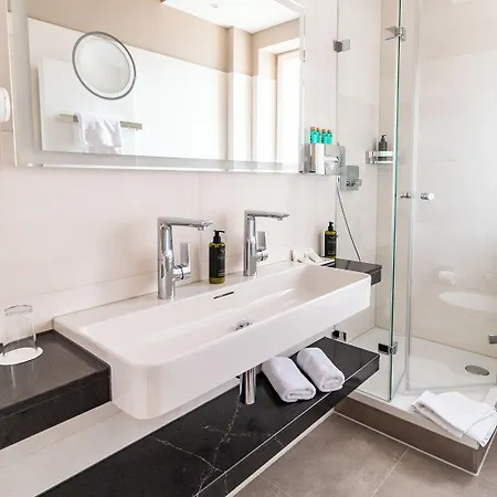 Hotel Kaiserhof Victoria 4*