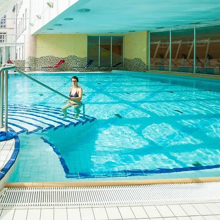 Kaiserhof Victoria Hotel 4*