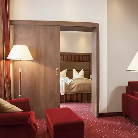 Kaiserhof Victoria Hotel 4*